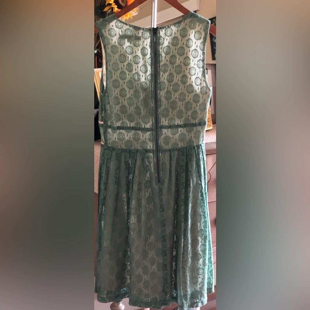 Lace Dress - Picture 2 of 5